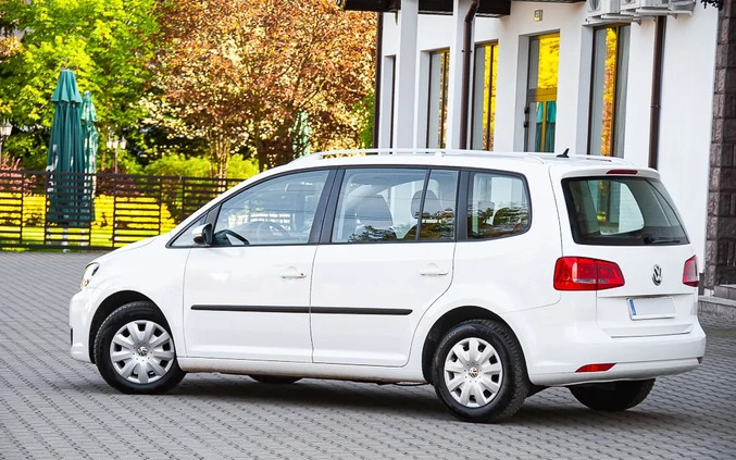 Volkswagen Touran cena 32900 przebieg: 204000, rok produkcji 2013 z Dobra małe 631